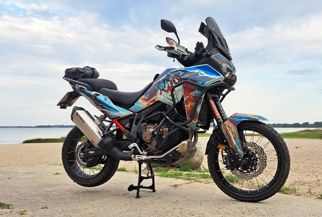 Vollfoliertes Motorrad mit individuellem Design